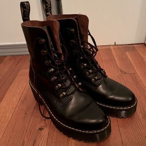 Dr. Martins Leona Women’s size 8. Worn maybe a dozen times.